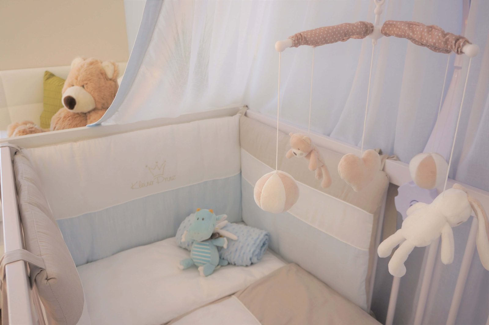 Babyzimmer-einrichten-wenig-Platz